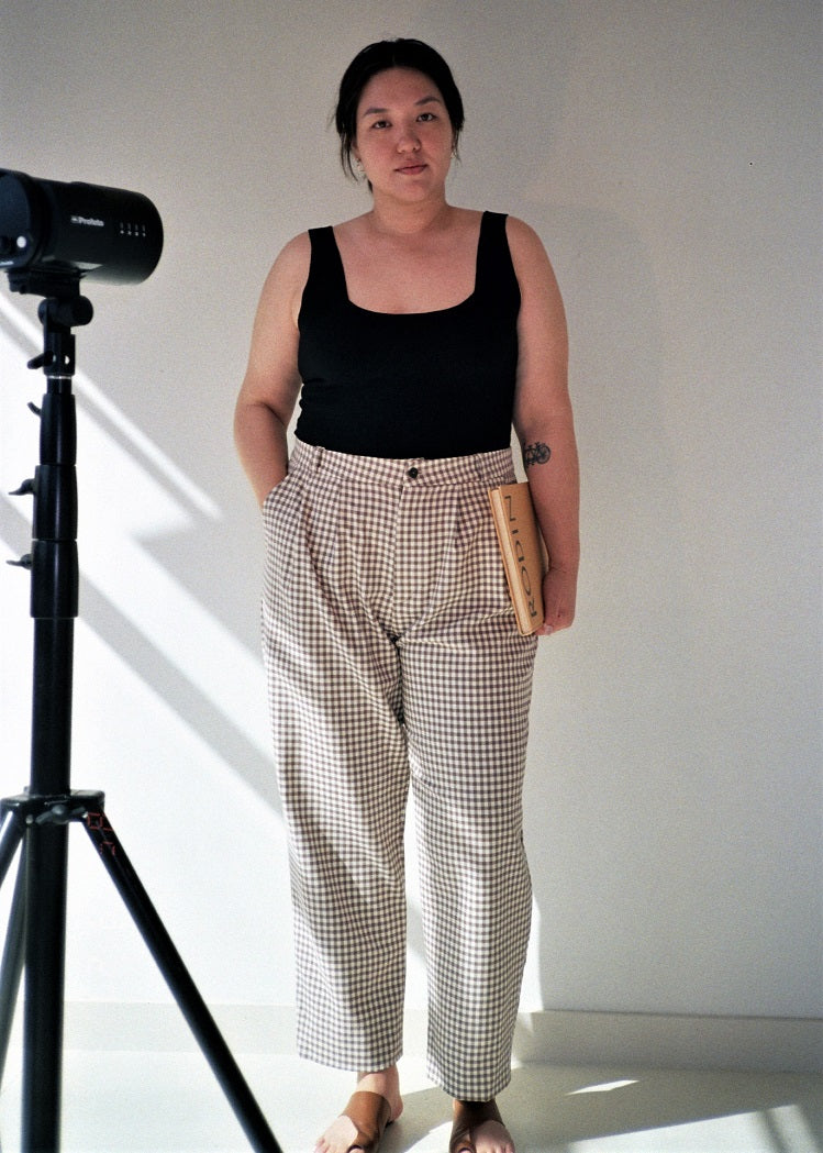 010 pleat trousers in gingham